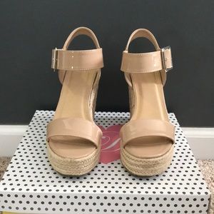 💛 LIKE NEW 💛 nude wedges